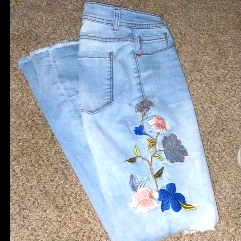 PHILOSOPHY flowers embroidery women Jean size 6